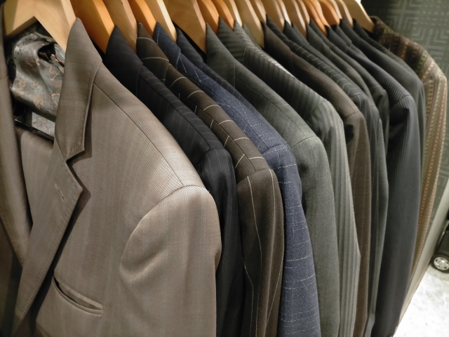 オーダースーツSADA｜オーダースーツの来店予約　高品質のオーダースーツが適正価格で作成できます。